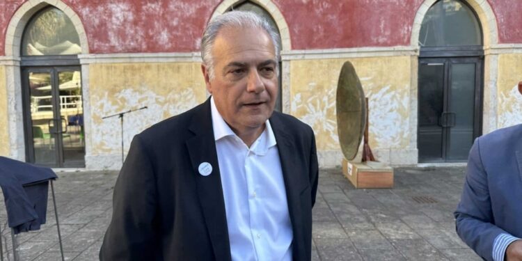 Il padre chiede l'intervento urgente del governo
