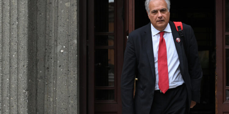 'Forse venerdì sarà di nuovo in aula con manette e catene'