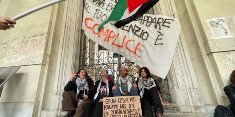 "Per pretendere una seduta del Senato oggi in presenza"