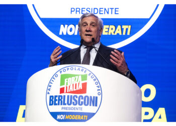 'Se ne faccia uno con tutti i leader insieme'