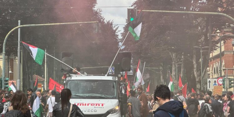 Un migliaio in manifestazione
