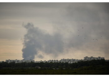 A fuoco stanotte case e garage nella città orientale