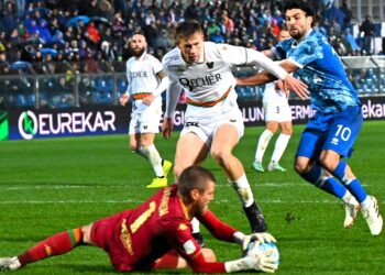 La partita del Sinigaglia tra Como e Venezia, terminata 2-1 per i lariani (foto Roberto Colombo)