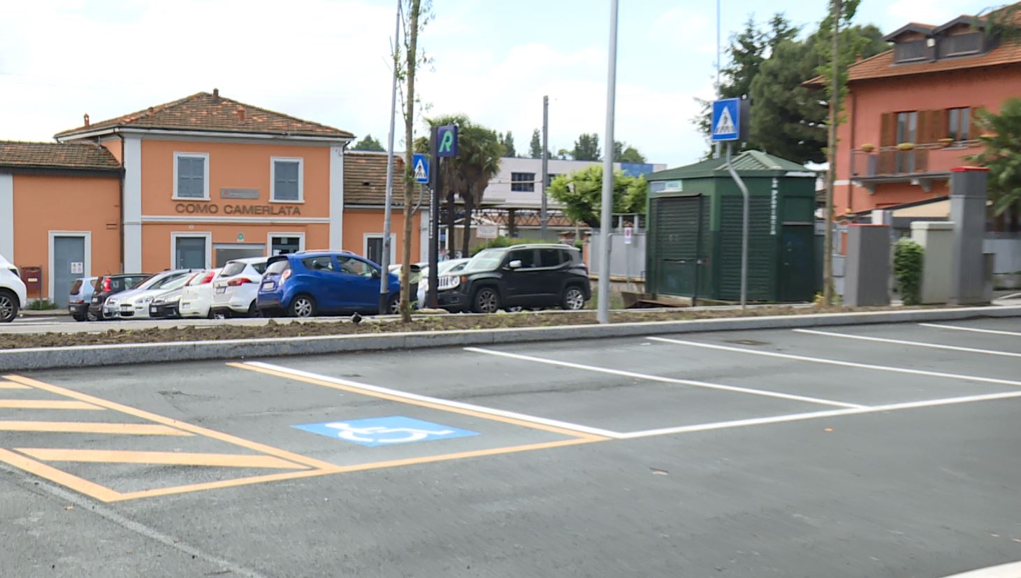 Via Scalabrini, nuovi posti auto gratuiti a poca distanza dalla stazione