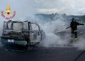 Auto in fiamme sull’autostrada A9