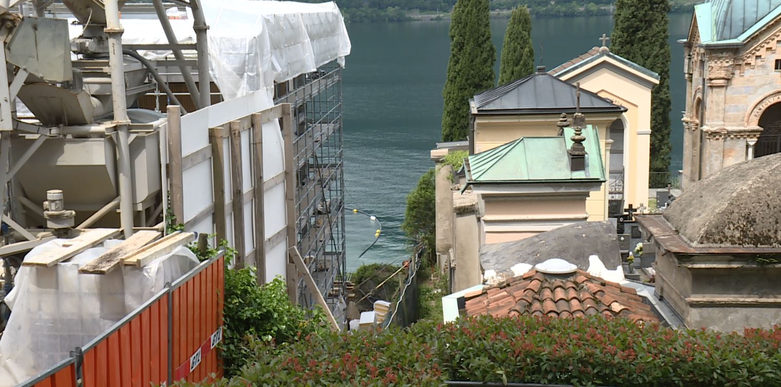 Caso internazionale a Campione d’Italia. La protesta: “Nuovo palazzo elvetico troppo vicino al cimitero italiano”