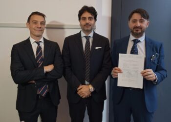 Nella foto da sinistra Diego Astori, vicepresidente Sistema Trasporti, l'avvocato Jacopo Vavalli e Francesco Artusa, presidente Sistema Trasporti