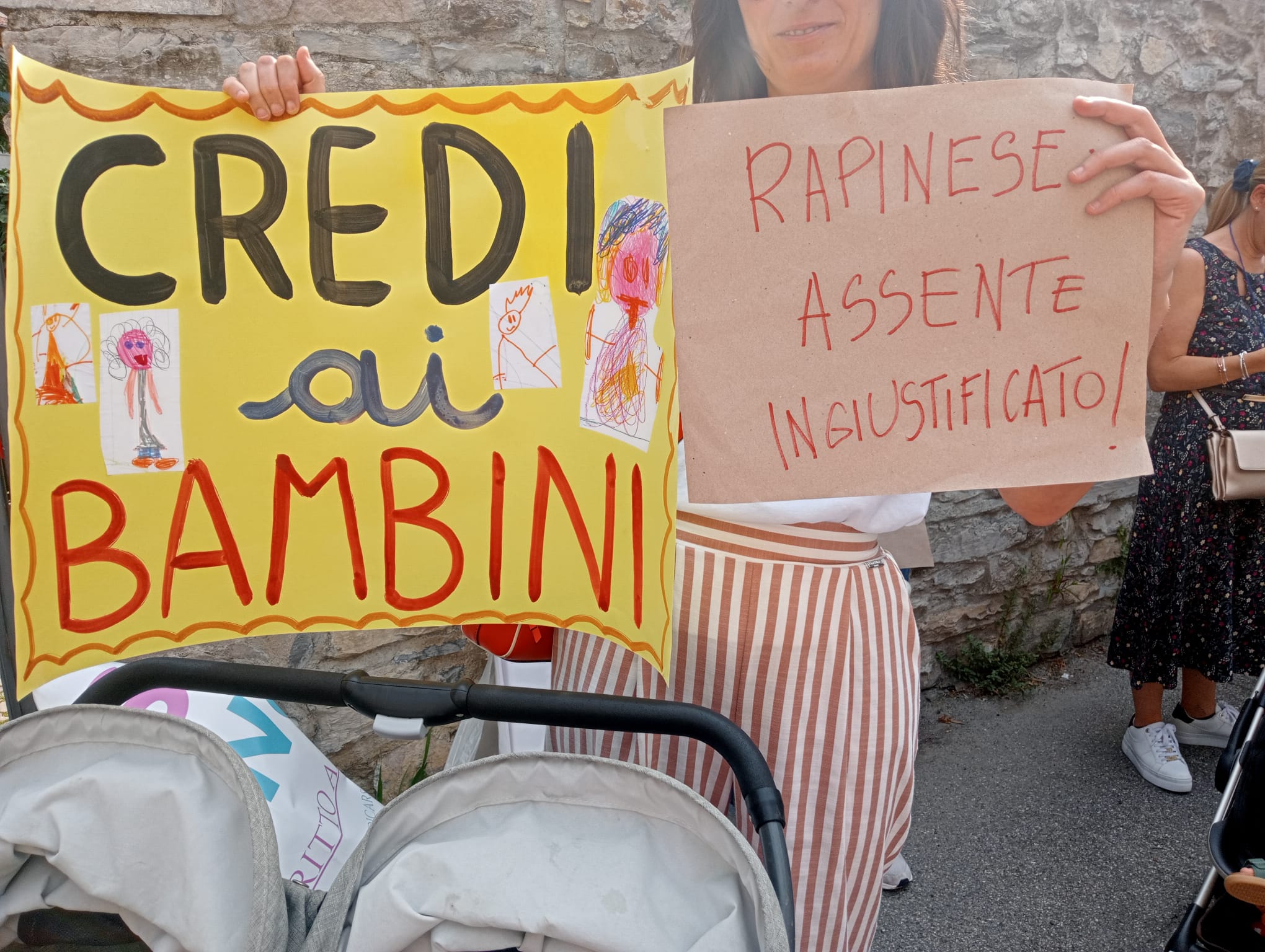 Chiusura dei nidi di Como, sciopero e corteo in città. La replica via social del sindaco