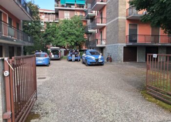Sul posto la polizia che sta indagando sul fatto