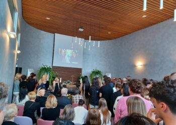 Le comunità romena e friulana salutano le ragazze a Udine