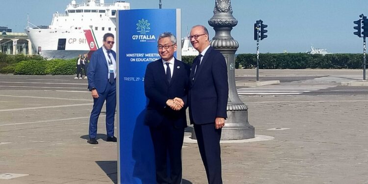 Delegazioni riunite questa mattina nel palazzo della Regione