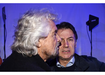 Fondatore M5s si autointervista sul blog
