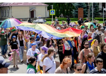 Contromanifestazione dei preti e attivisti ortodossi in città