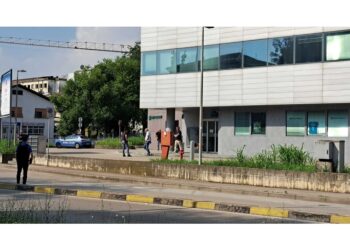 Fallito lo sfondamento di una parete e del bancomat