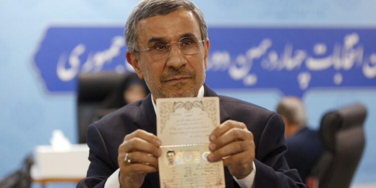 Media: 'Il suo ritorno mette sotto pressione Khamenei'