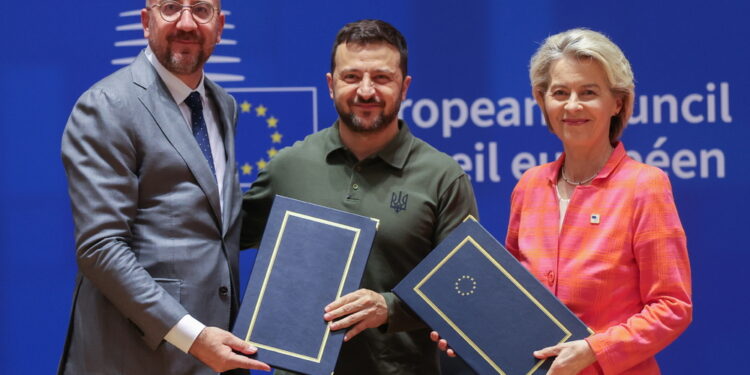 Zelensky stipula accordi anche con Lituania ed Estonia