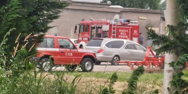 E' rimasto schiacciato da un macchinario