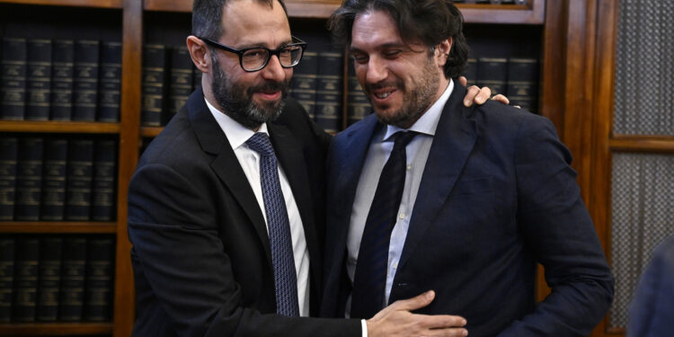 La legge scardina l'assetto costituzionale. Non la promulghi