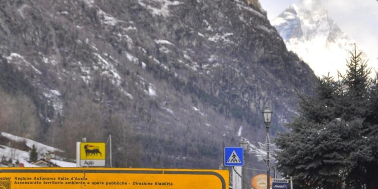 Riapertura della strada attesa nelle prossime ore