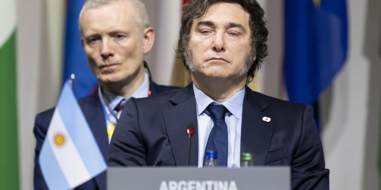 'E' un codardo e applica il modello di Maduro'