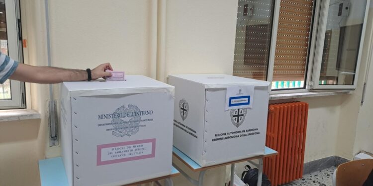 In vantaggio il sindaco uscente Locci di area centrodestra
