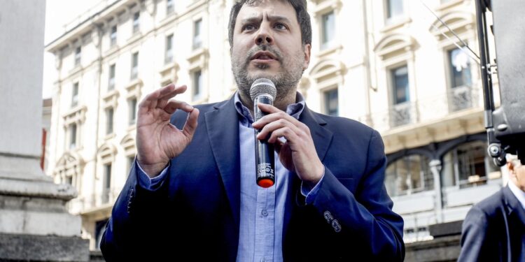 Il consigliere-candidato