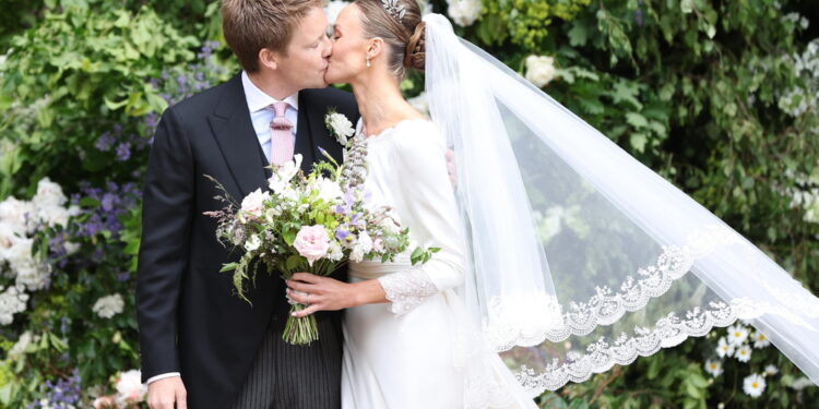 Ricchissimo aristocratico amico dei reali sposa figlia banchiere