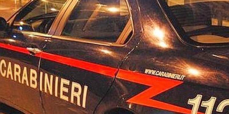 I carabinieri arrestano l'uomo