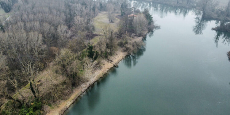 Impegnato su canale scolmatore