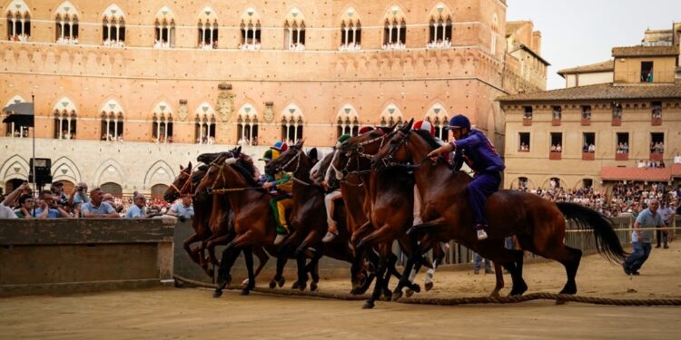 Ufficializzate le accoppiate cavallo/fantino