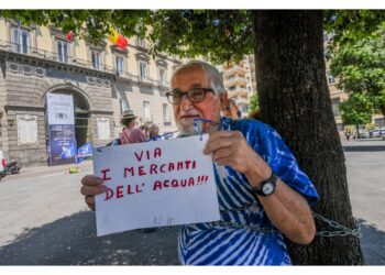 In catene davanti al Comune per decisione Giunta su statuto Abc