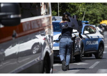 Colpito alla gamba anche l'aggressore