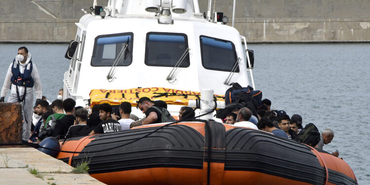 Mercoledì scorso erano arrivate in porto 89 persone