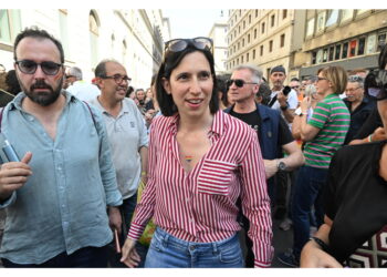 Essere in piazza per impedire stravolgimento della Costituzione