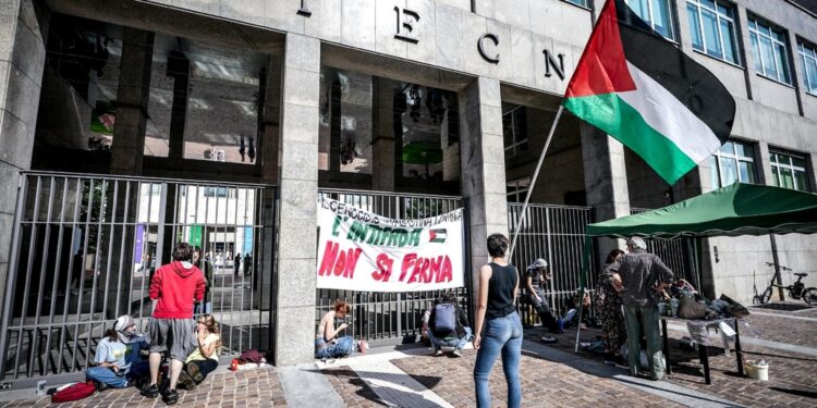 Hanno eretto dei "check point". In corso seduta del senato