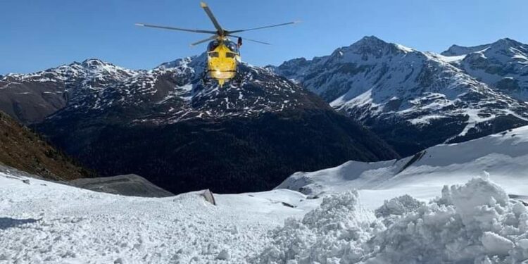 Troppo alto il rischio valanghe per i soccorritori