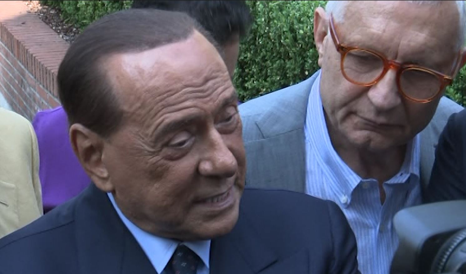 Un anno dalla scomparsa di Silvio Berlusconi: le interviste a Etv e il suo legame con il Lago di Como