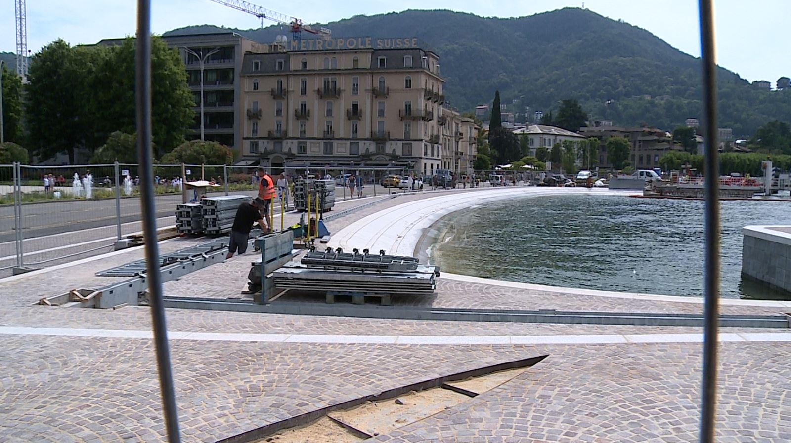 Cantiere delle paratie del lungolago di Como, cambio di programma: la riapertura slitta al 23 luglio