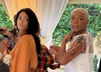 Elodie e la madre alla cerimonia a Tassera (foto da Instagram)