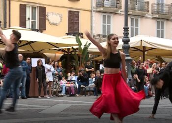 flash mob Avis Como
