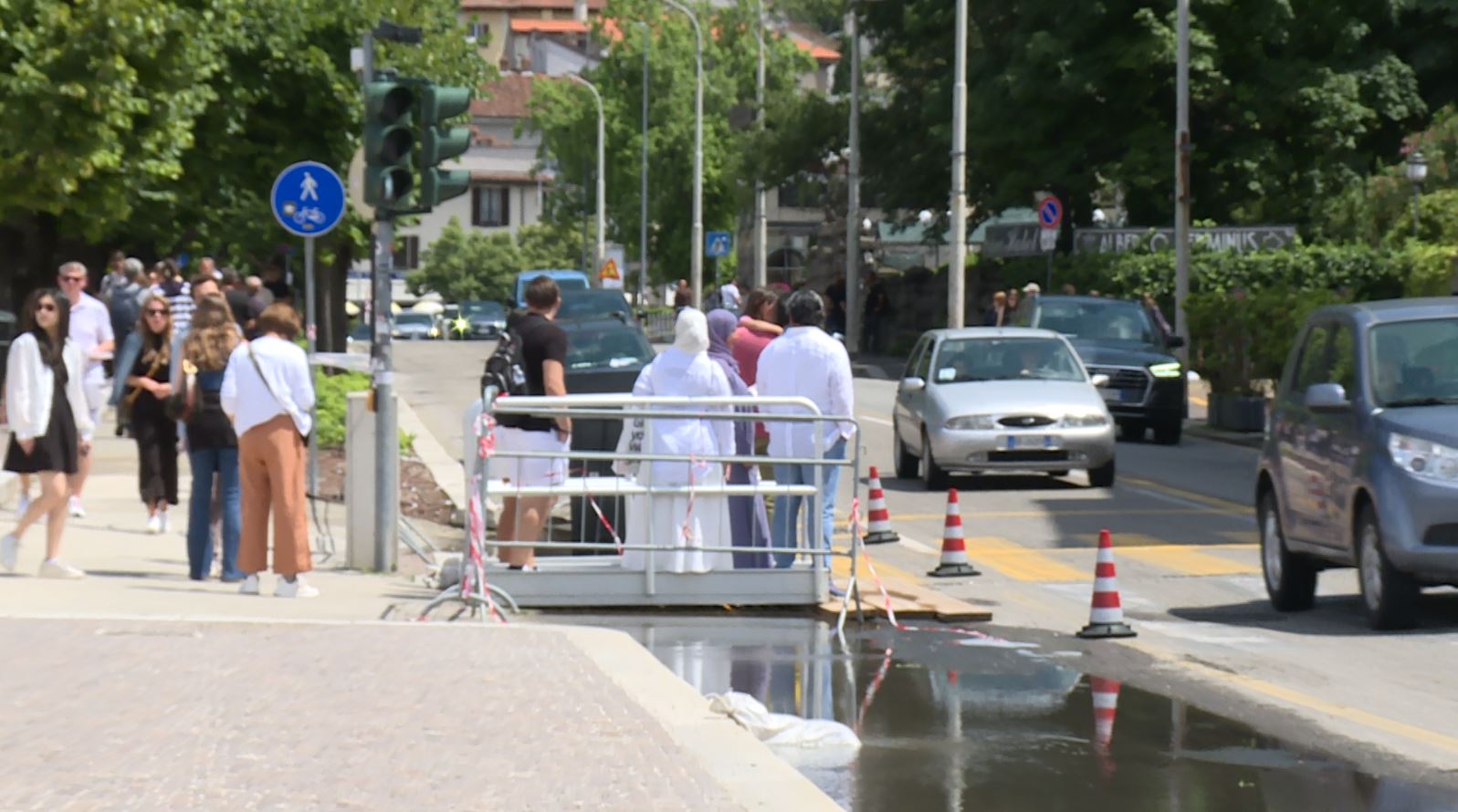 Il Lago di Como in lenta discesa: si attende domani per riaprire la prima corsia e rimuovere le passerelle