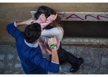 La Procura ipotizza la legittima difesa