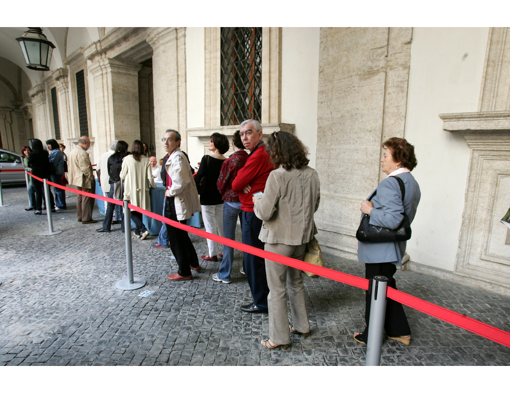 Affluenza record alle 12 in Francia,mai così alta dal 1981
