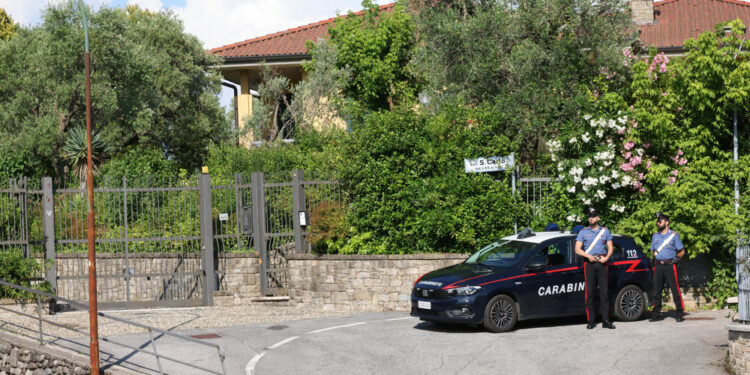 Sono stati i genitori di lei a chiamare i carabinieri