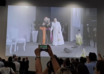 In sedia a rotelle fino alle quinte