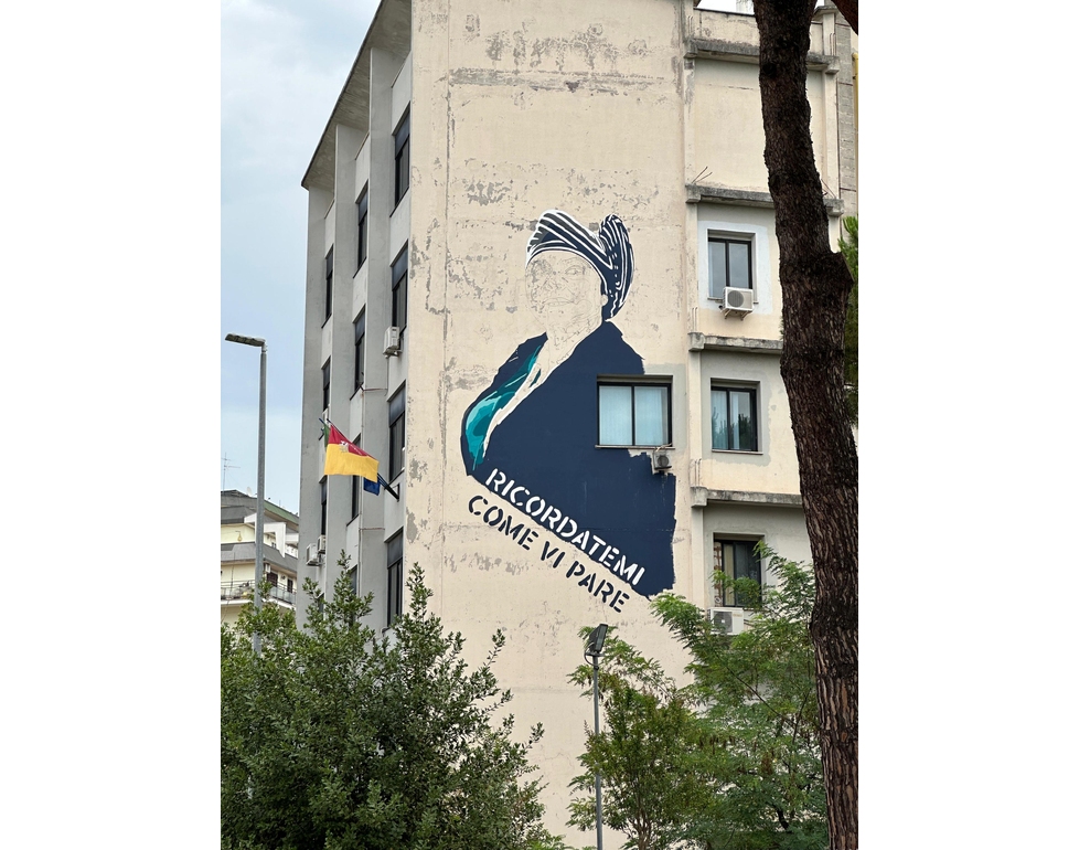 Laika, il mio murale su Murgia raggio di sole in questo buio