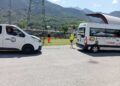 La salita in paese a bordo di minivan