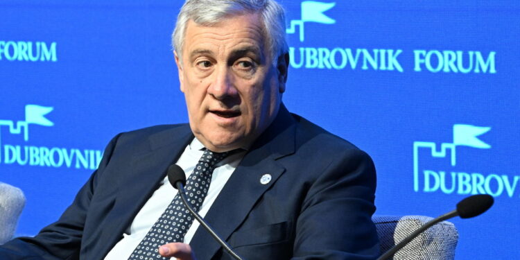 Ministro: 'L'importante è la stabilità in Francia e in Europa'