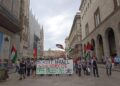 Rissa sfiorata fra ristoratori e manifestanti in via Dante