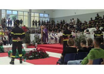 A Matera migliaia di persone al corteo e nel PalaSassi